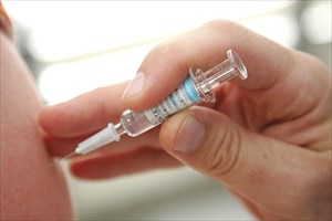 кому нужна прививка от кори, когда и где её делают, какие вакцины выбрать, возможные реакции.